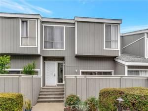 MLS #OC25261522 image #0