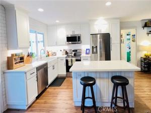 MLS #OC25261619 image #0