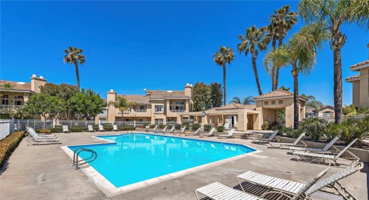 MLS #OC25261629 image #0