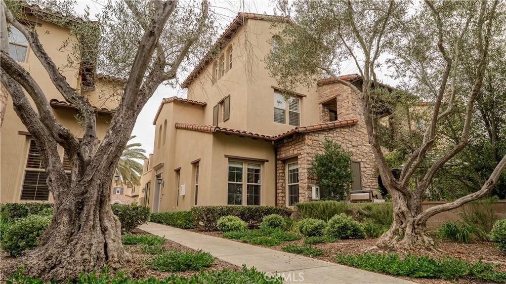 MLS #OC25261800 image #0