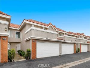 MLS #OC25261860 image #0