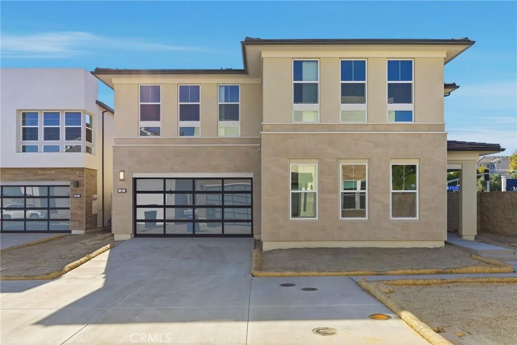 MLS #OC25261991 image #0