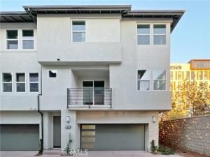 MLS #OC25262065 image #0