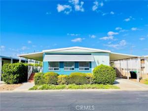 MLS #OC25262080 image #0