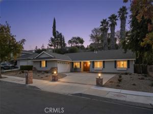 MLS #OC25262131 image #0