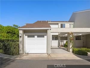 MLS #OC25262283 image #0