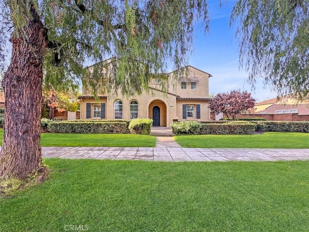 MLS #OC25262340 image #0