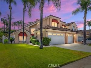 MLS #OC25262397 image #0