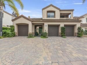 MLS #OC25262541 image #0