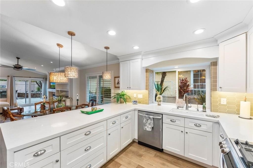 MLS #OC25262696 image #0