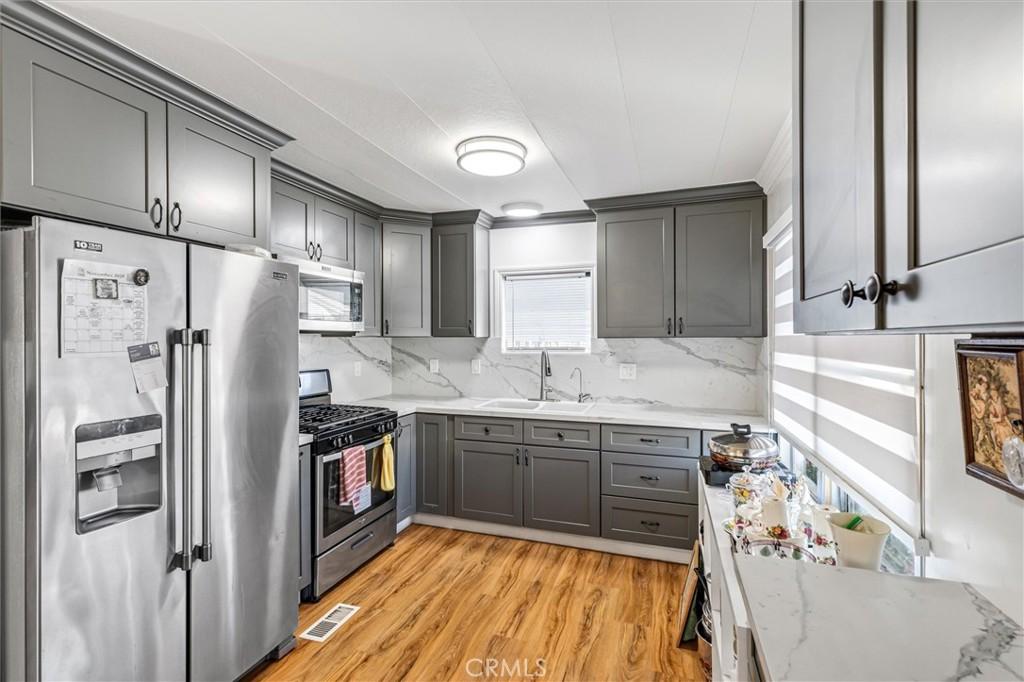 MLS #OC25262745 image #0