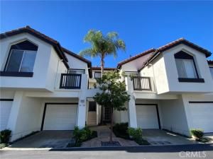 MLS #OC25262842 image #0