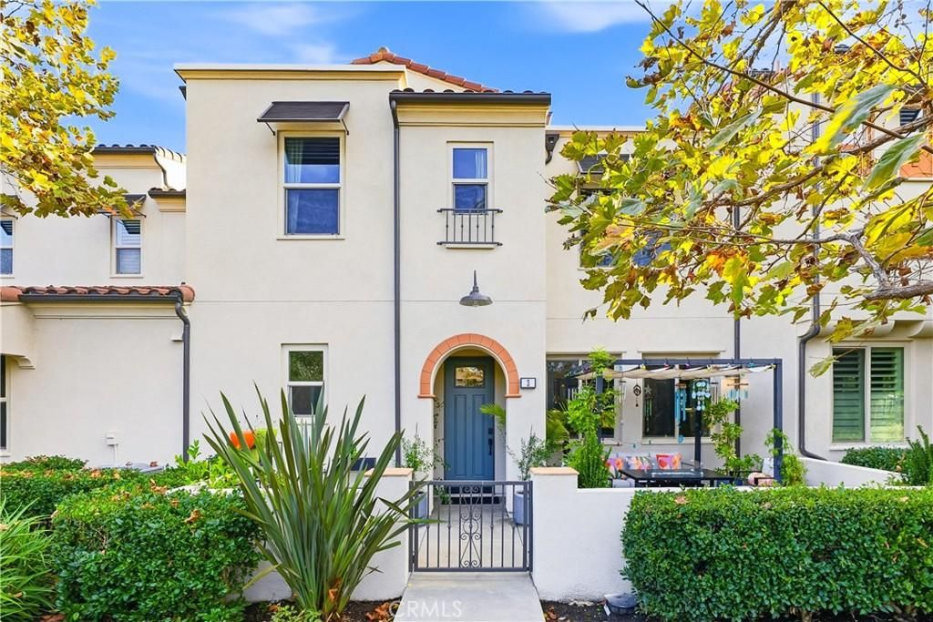 MLS #OC25262963 image #0