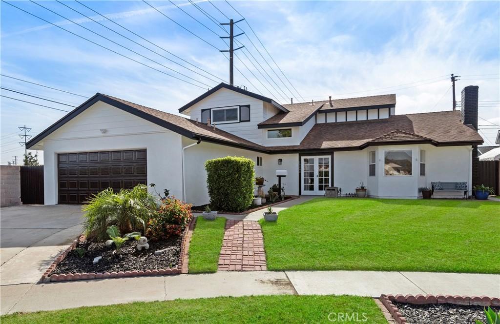 MLS #OC25263005 image #0