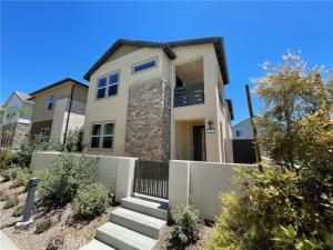 MLS #OC25263125 image #0