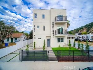 MLS #OC25263160 image #0