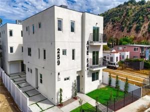 MLS #OC25263163 image #0