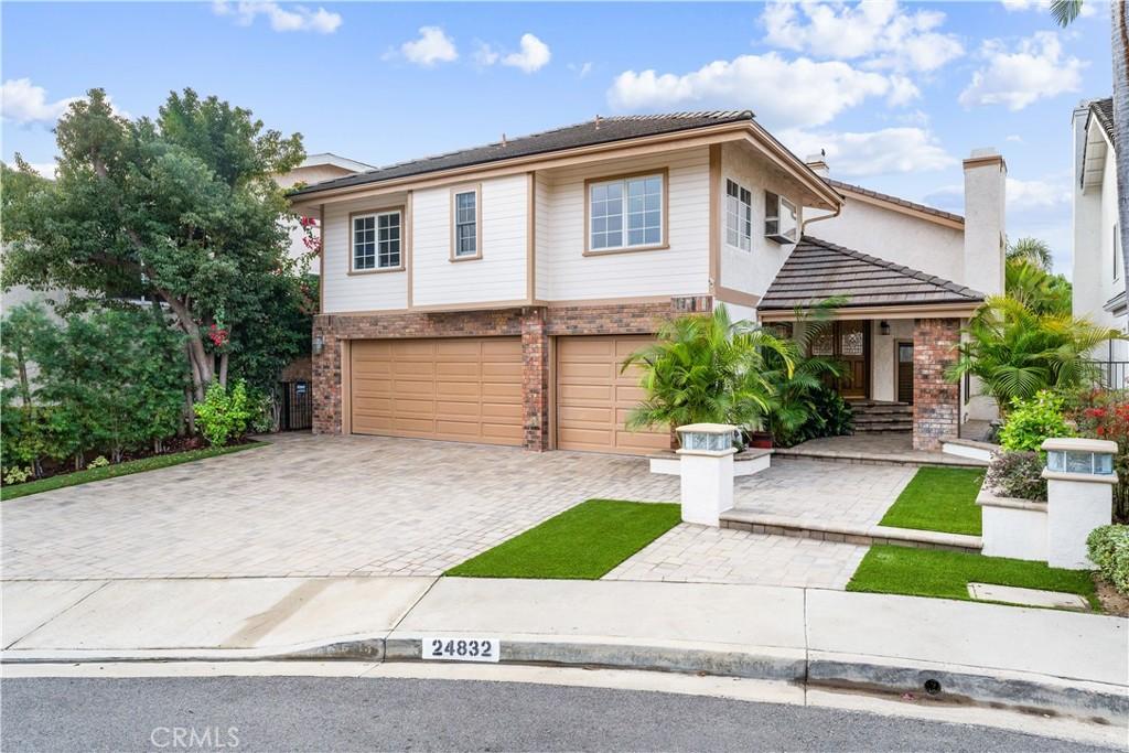 MLS #OC25263167 image #0