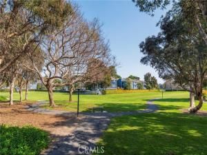 MLS #OC25263349 image #0