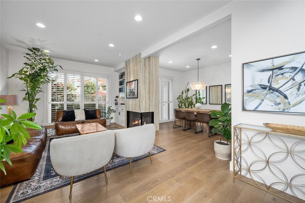 MLS #OC25263361 image #0