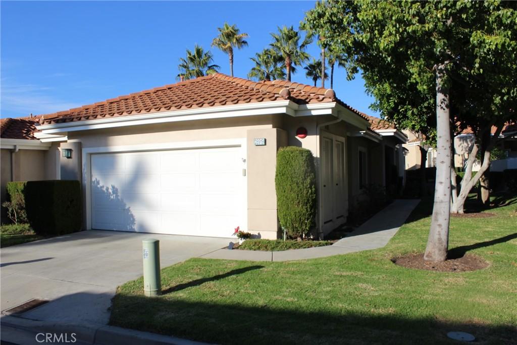 MLS #OC25263396 image #0