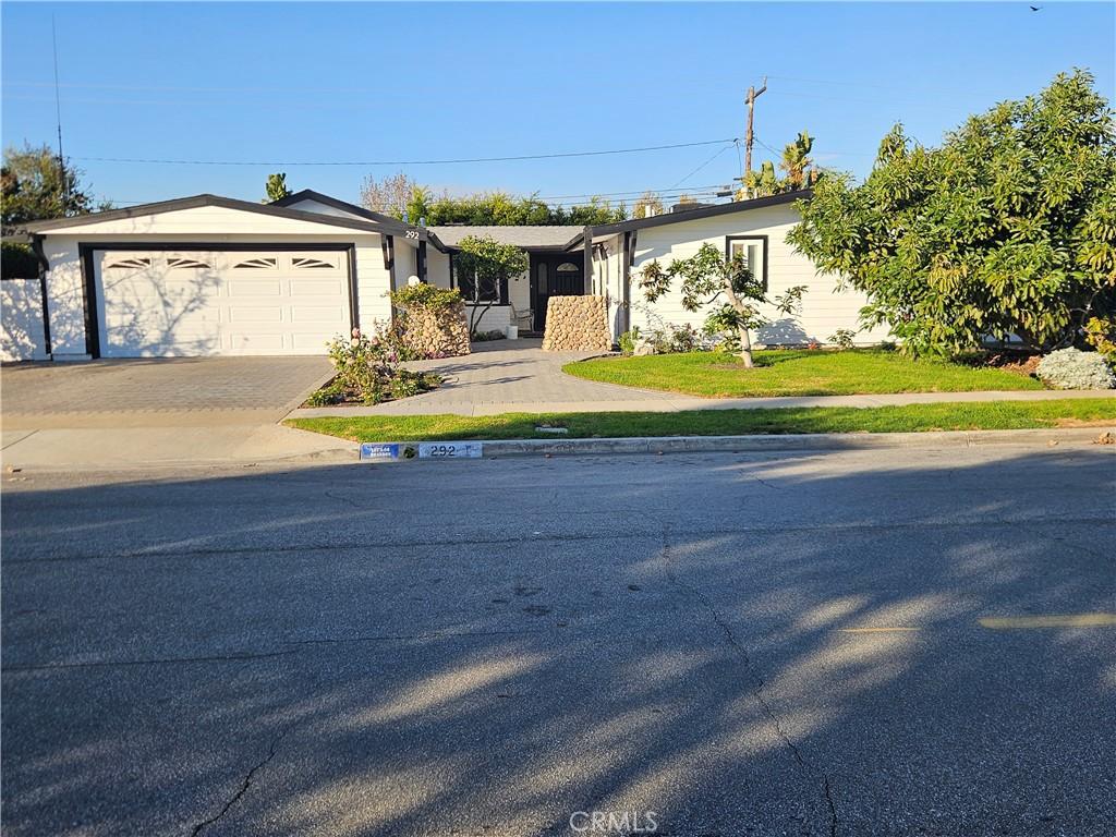 MLS #OC25263400 image #0