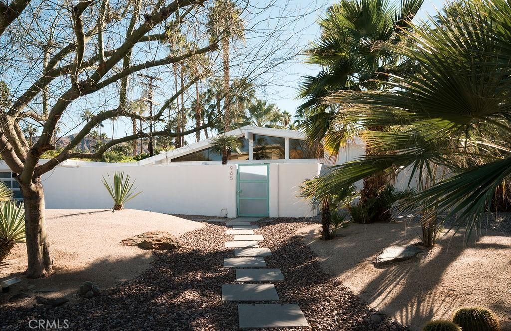 MLS #OC25263415 image #0