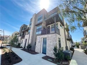 MLS #OC25263560 image #0