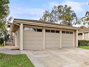 MLS #OC25263587 image #0