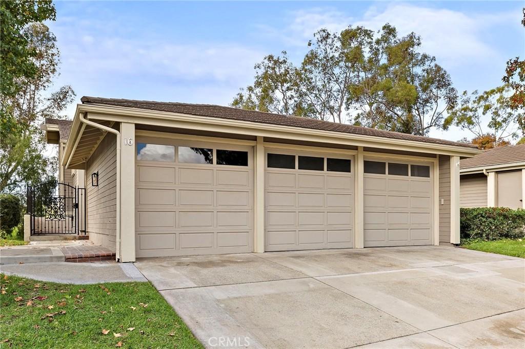 MLS #OC25263587 image #0