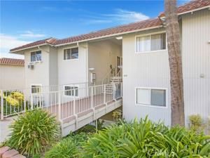 MLS #OC25264105 image #0