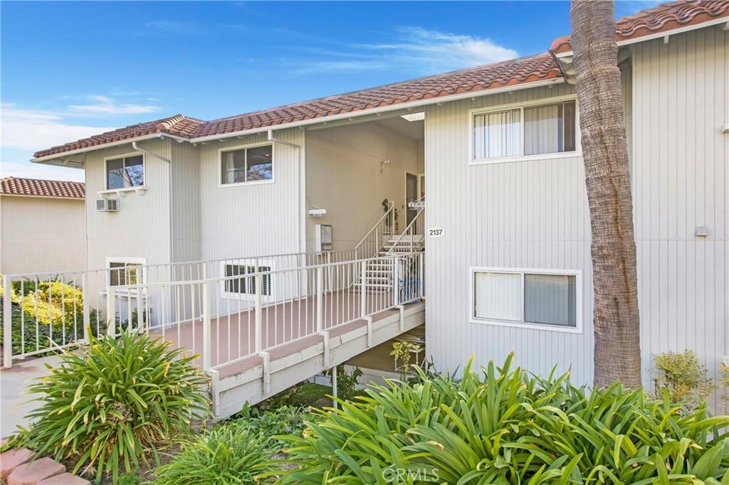 MLS #OC25264105 image #0