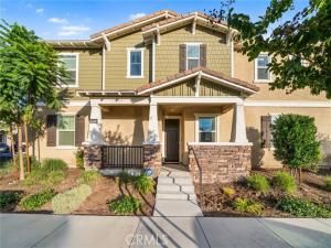 MLS #OC25264192 image #0