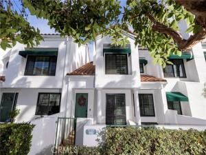 MLS #OC25264330 image #0