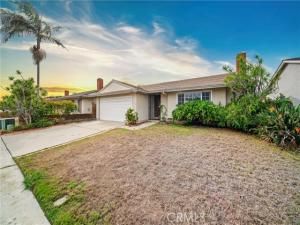 MLS #OC25264334 image #0