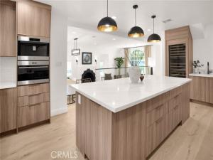 MLS #OC25264349 image #0