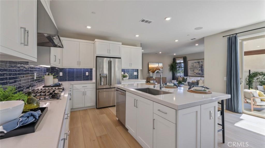 MLS #OC25264539 image #0