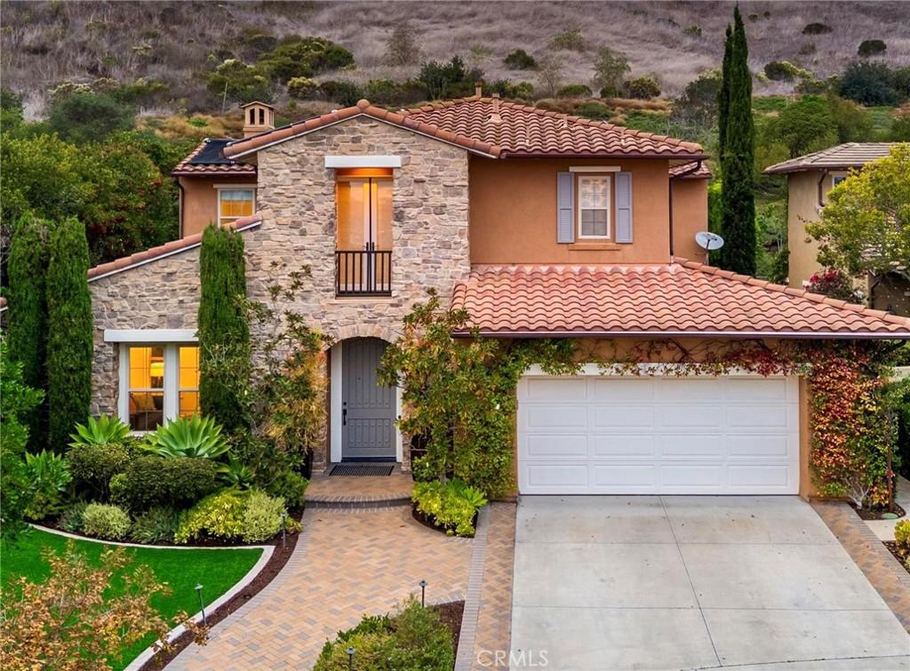 MLS #OC25264847 image #0