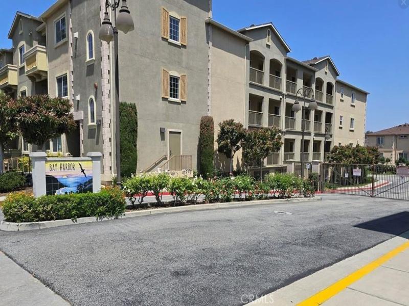 MLS #OC25264975 image #0