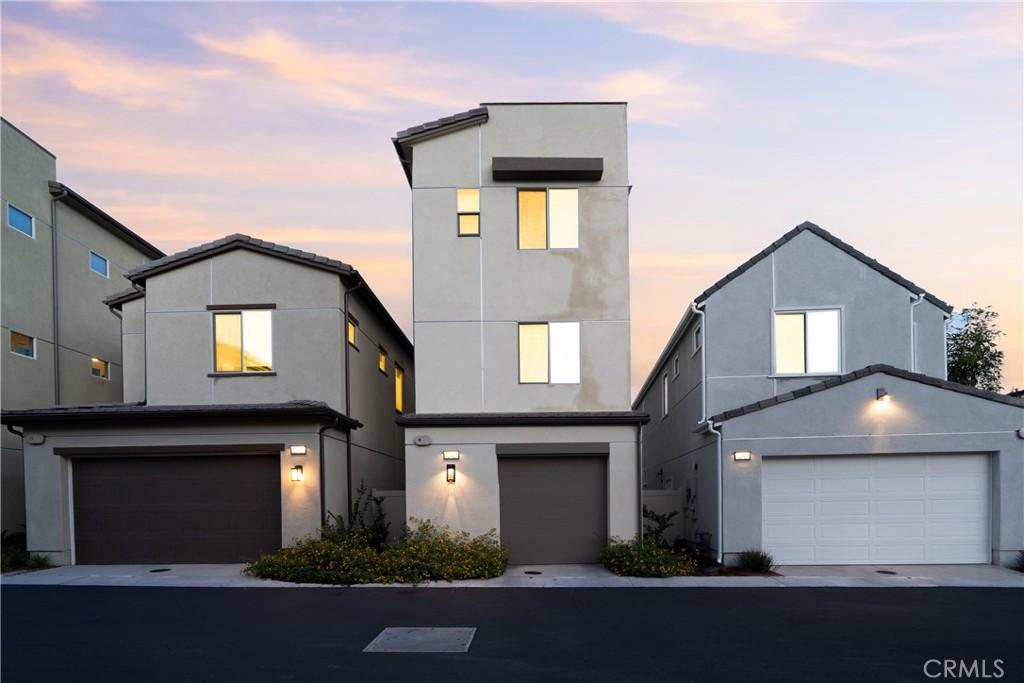 MLS #OC25264993 image #0