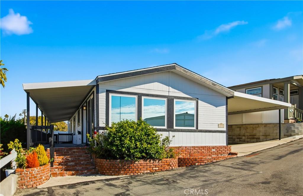 MLS #OC25265124 image #0