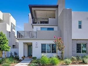 MLS #OC25265225 image #0