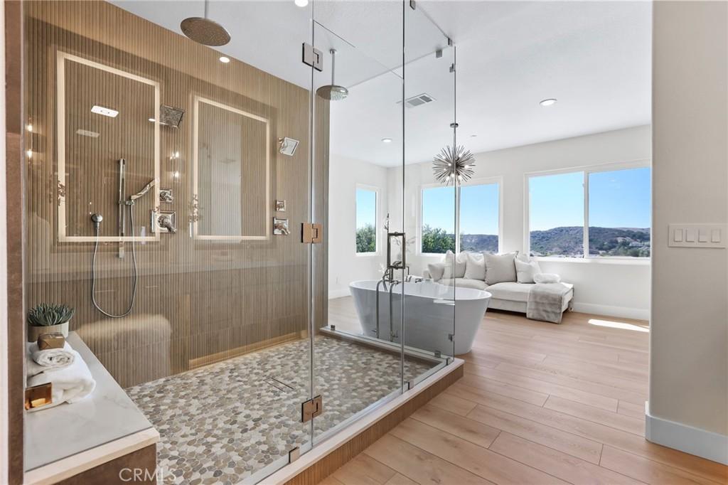 MLS #OC25265316 image #0