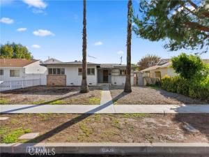 MLS #OC25265332 image #0