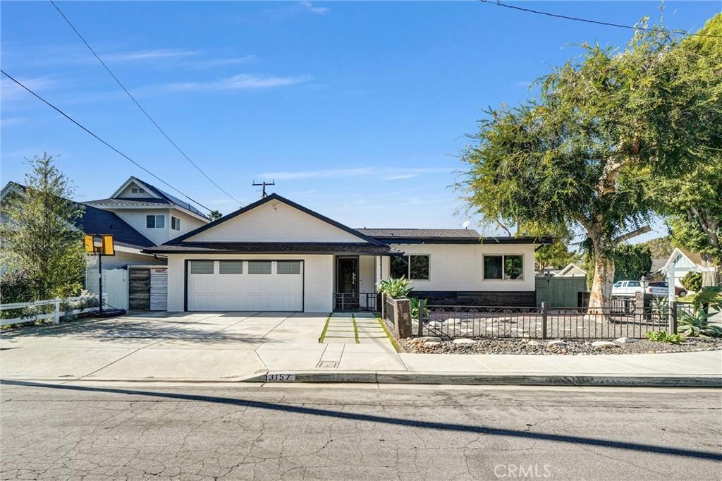 MLS #OC25265532 image #0