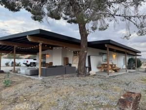 MLS #OC25265712 image #0