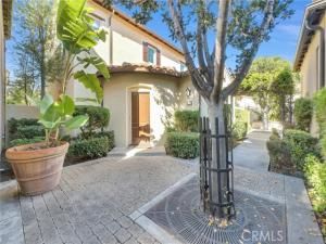 MLS #OC25265840 image #0