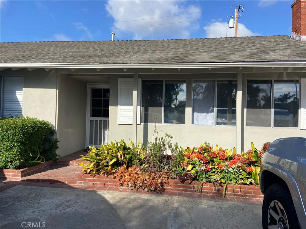 MLS #OC25265892 image #0