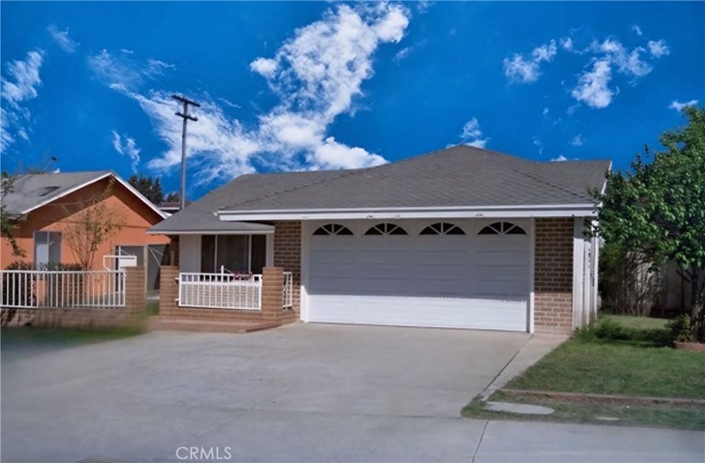 MLS #OC25266018 image #0