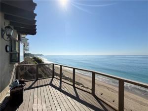 MLS #OC25266234 image #0